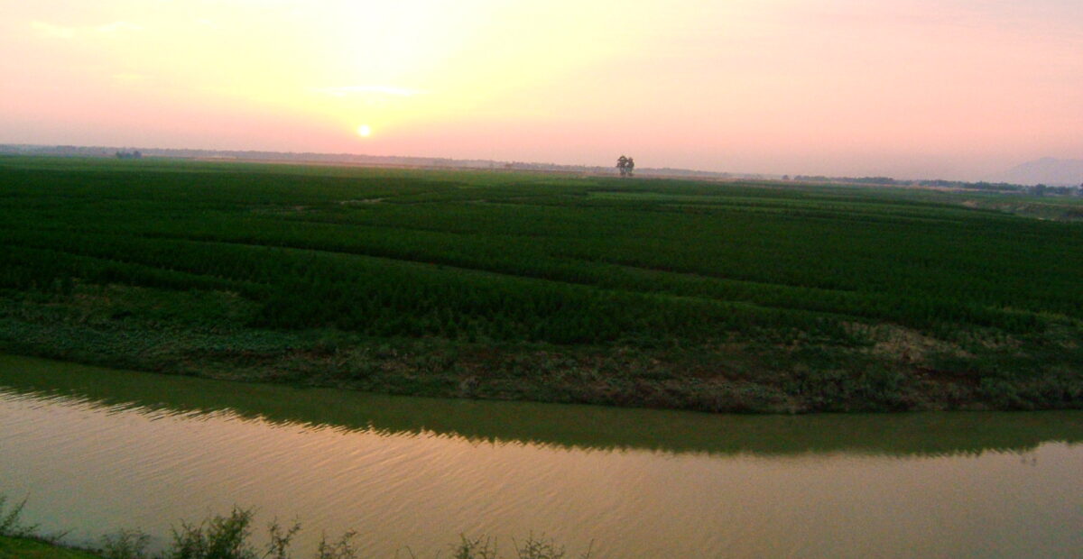 Sông Phó Đáy đoạn qua xã